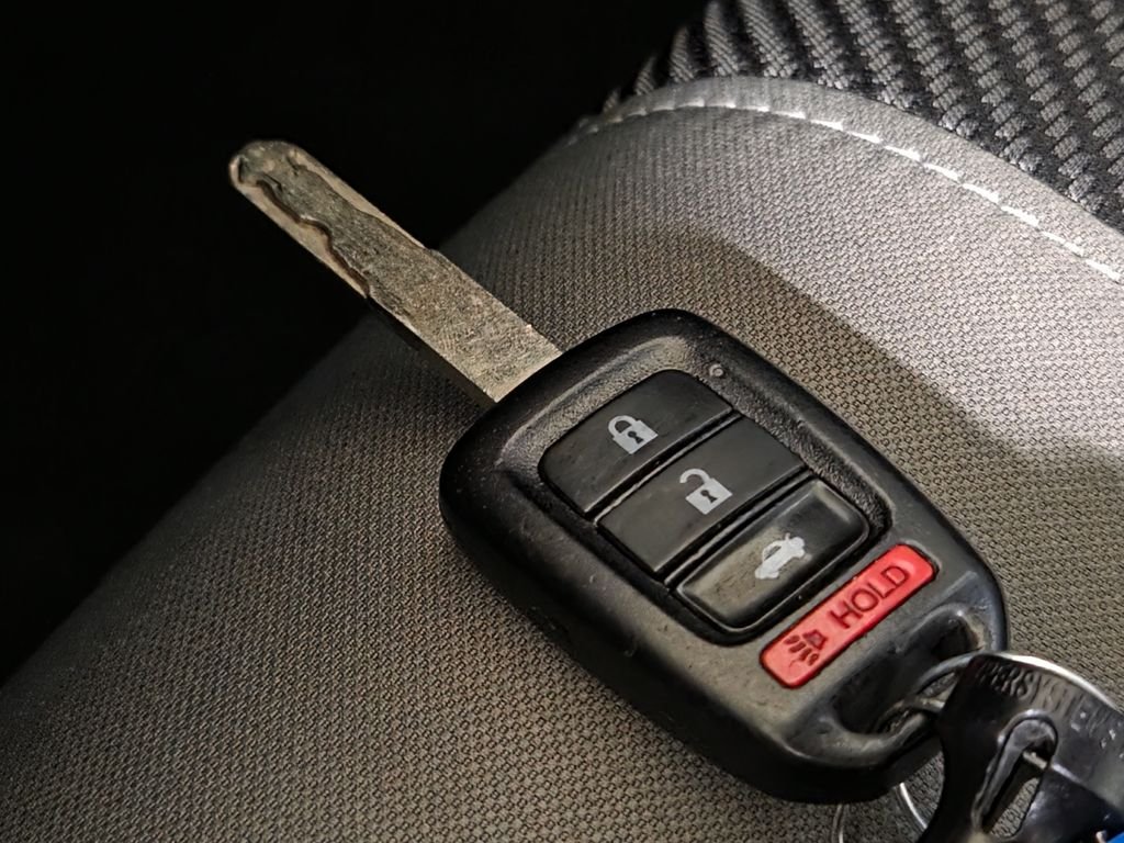 Used 2018  Honda LX image 36
