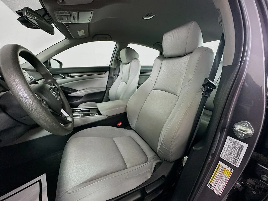 Used 2018 Lunar Silver Metallic Honda LX image 20