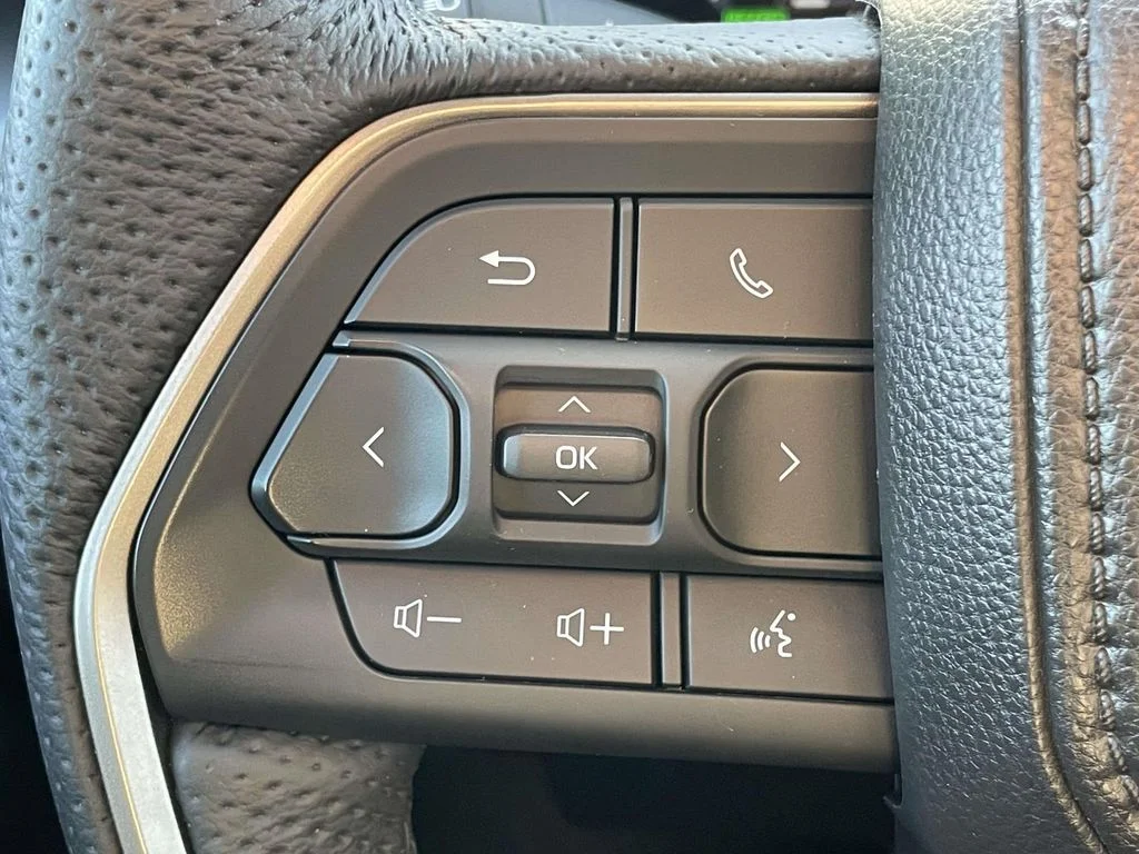 2025 Toyota Tacoma TRD Off Road - Photo 12