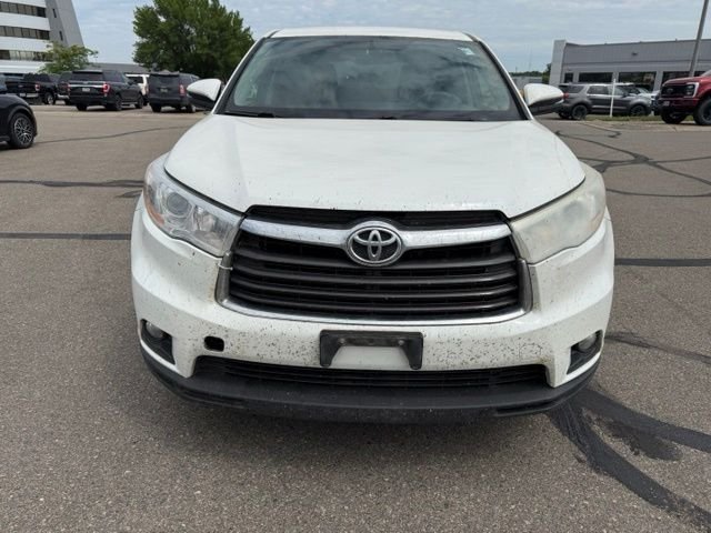 Used 2014  Toyota LE Plus V6 image 5