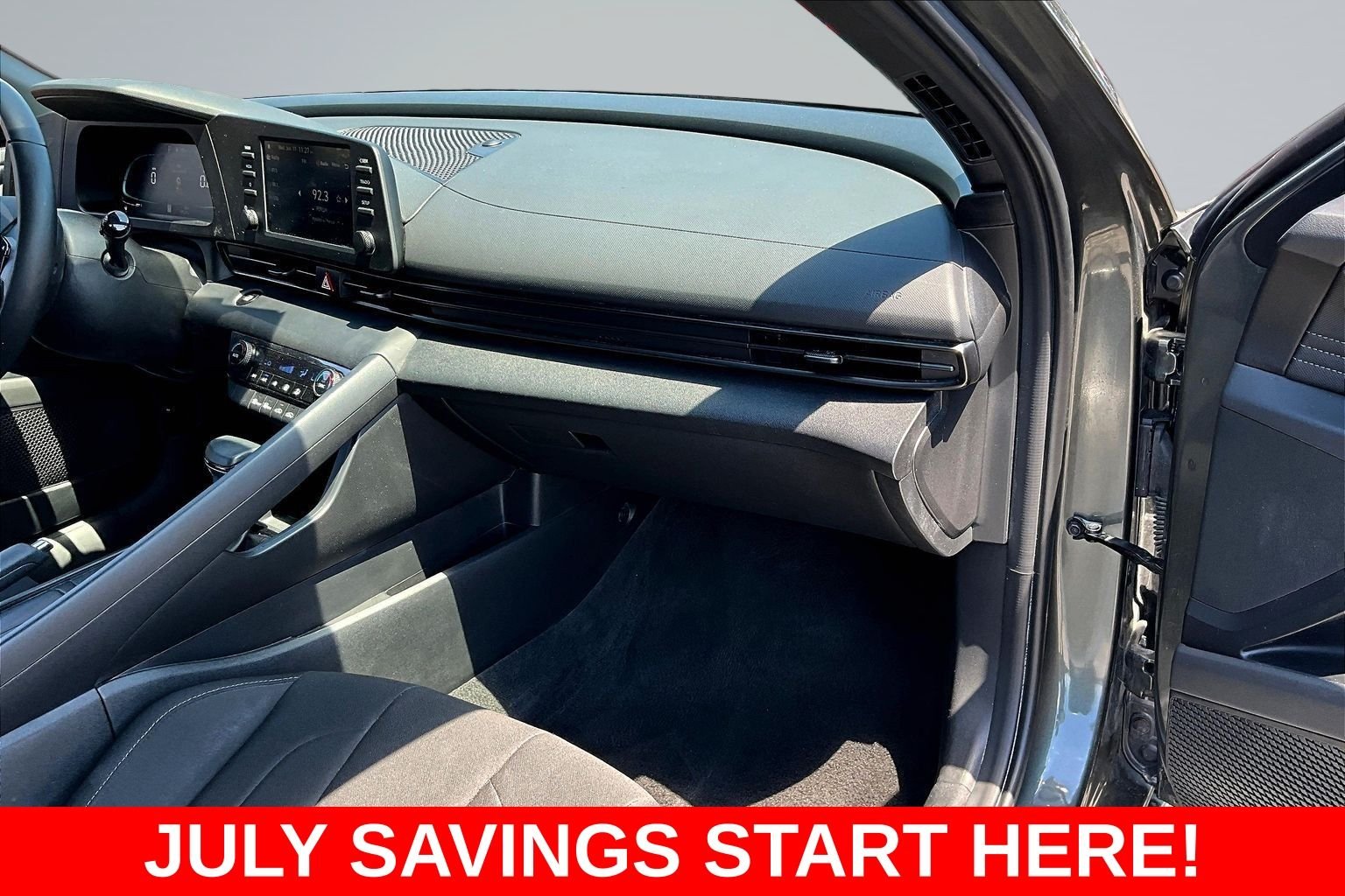 Used 2025 Gray Hyundai SEL Sport image 31