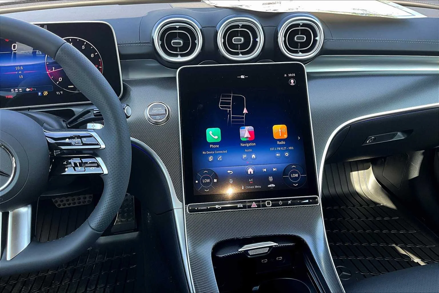 2025 Mercedes-Benz C-Class Sedan C 300 - Photo 6