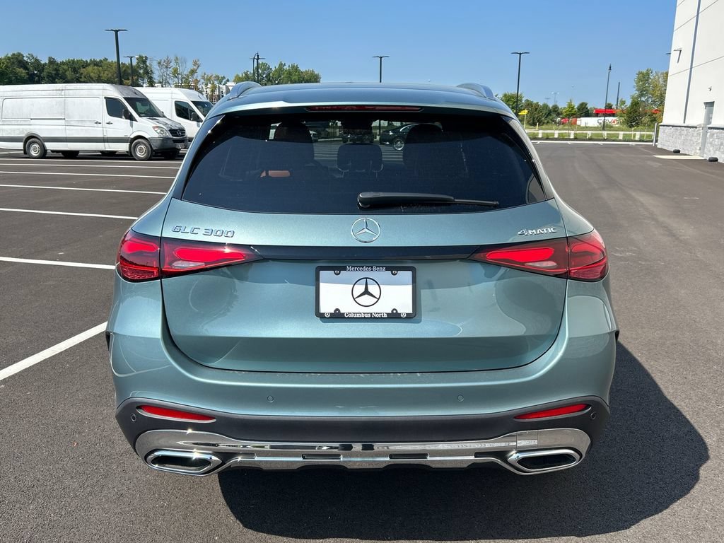 New 2027 Verde Silver Metallic Mercedes-Benz GLC 300 image 44