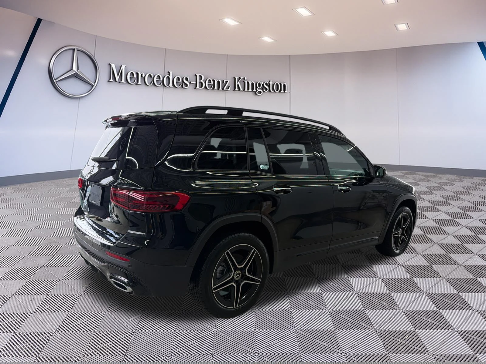 Used 2026 Black Mercedes-Benz GLB 250 4MATIC SUV image 5