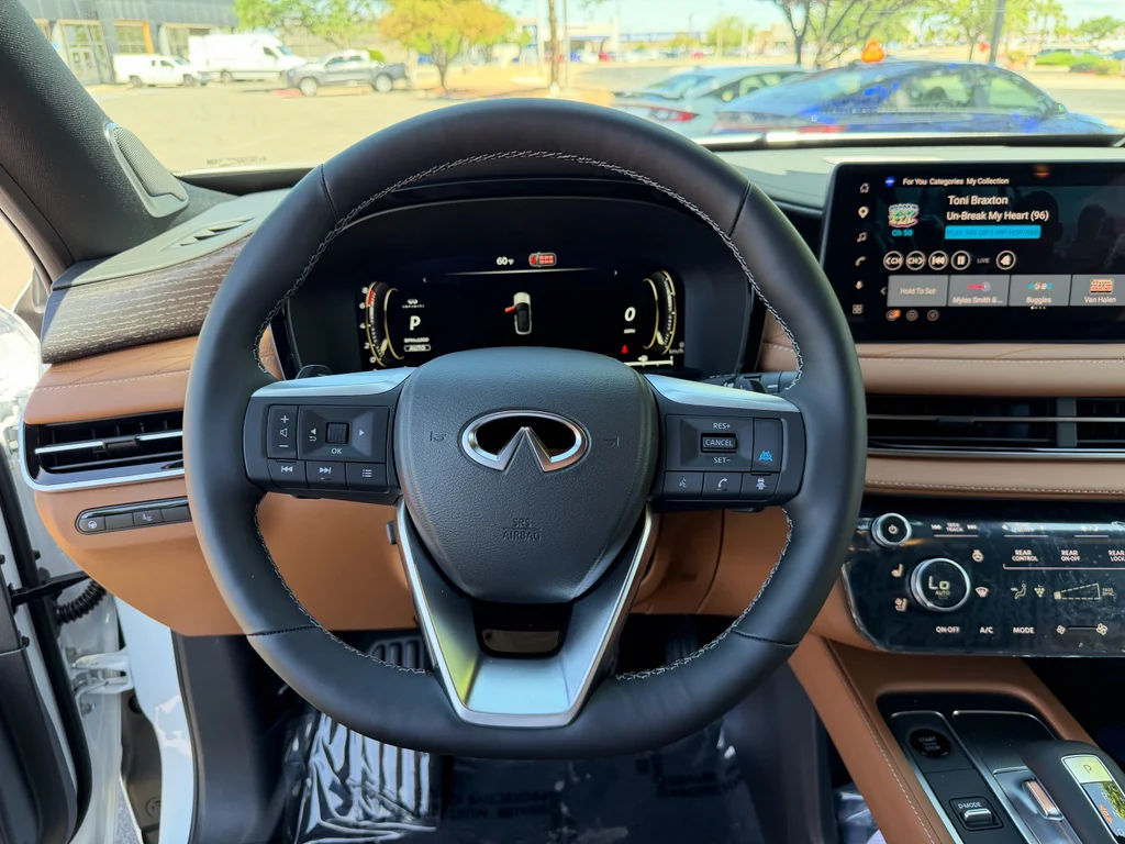 New 2027 2T RAD WHT INFINITI Autograph AWD image 15
