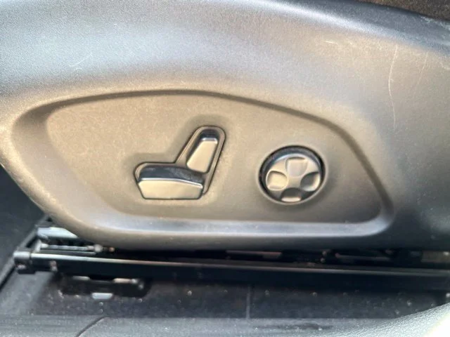 Used 2019 Black Jeep Limited image 12