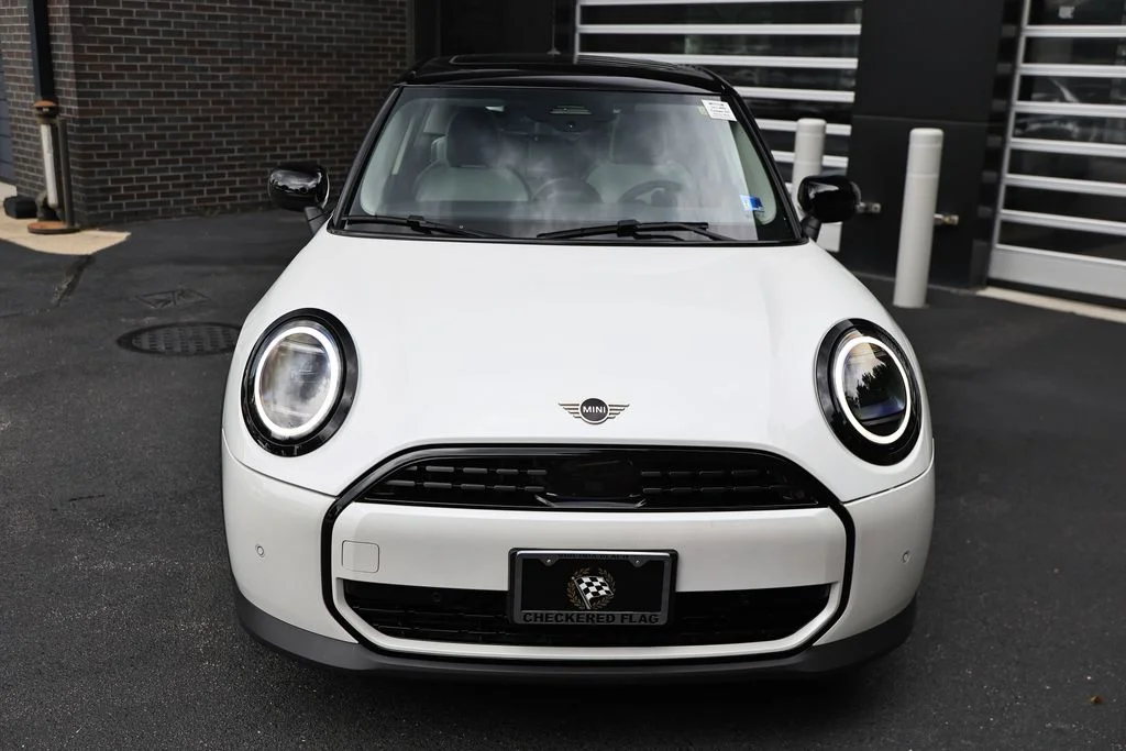 Certified Used 2025 Nanuq White Metallic MINI Signature Plus image 13
