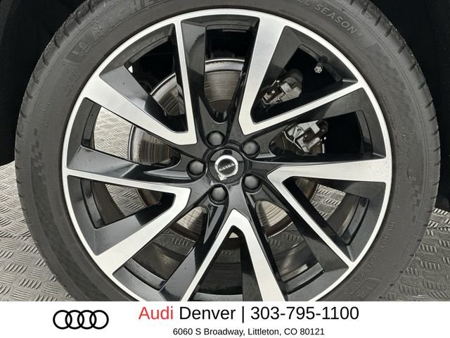 Used 2021 Black Volvo T6 Momentum image 10
