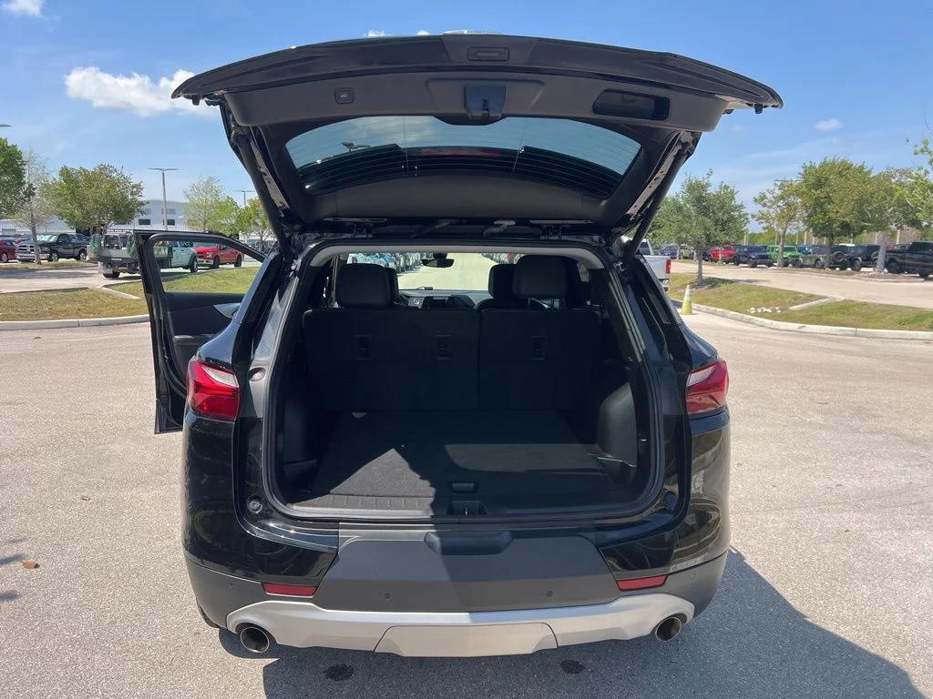 Used 2022 Black Chevrolet LT image 32