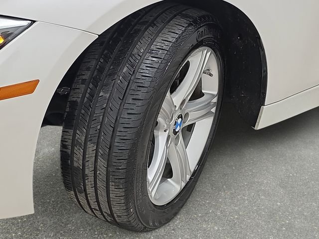Used 2015 White BMW 328i xDrive image 32