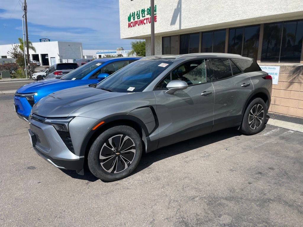 Used 2024 Sterling Gray Metallic Chevrolet LT image 6