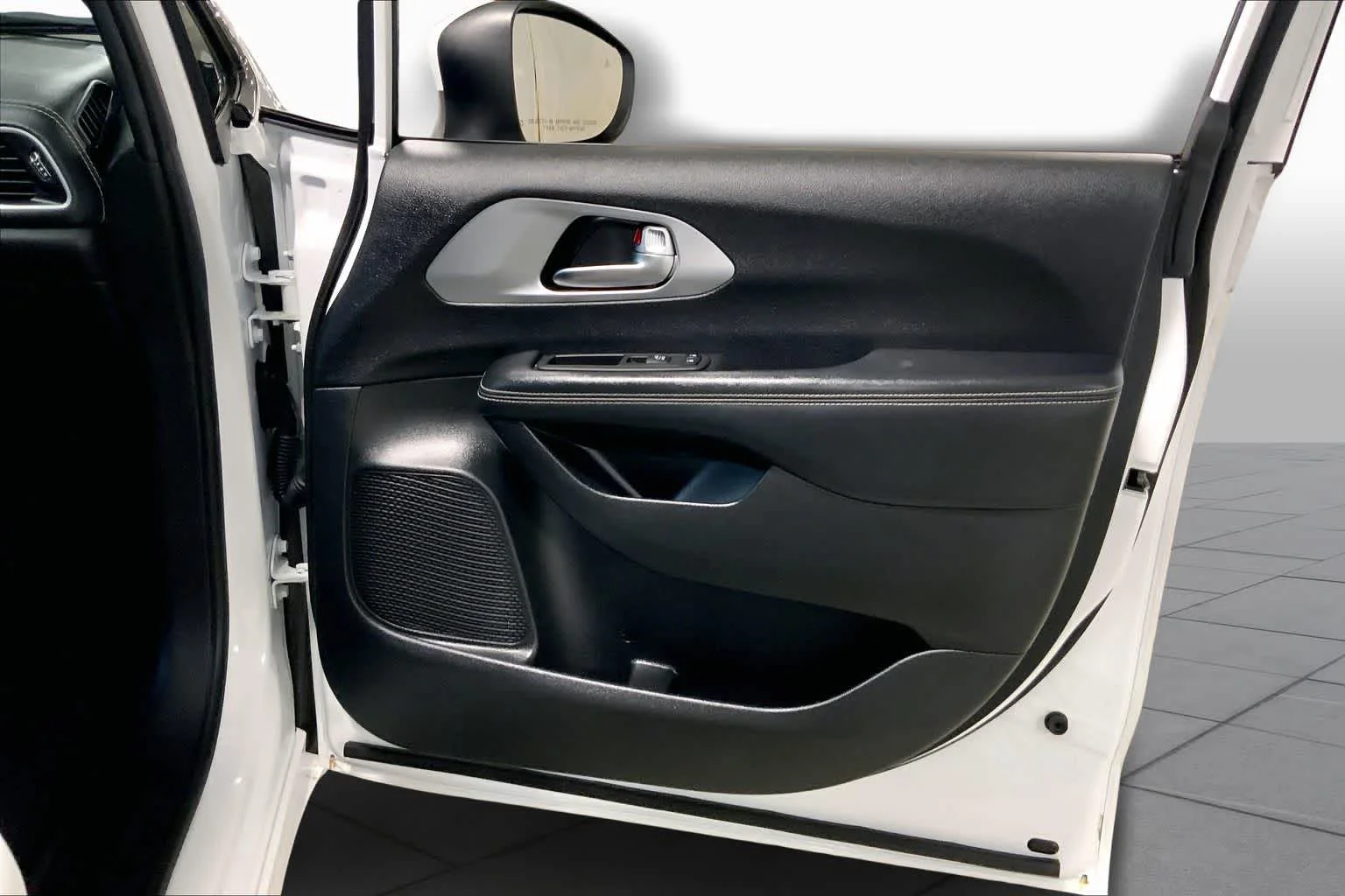 2023 Chrysler Pacifica Touring L - Photo 38