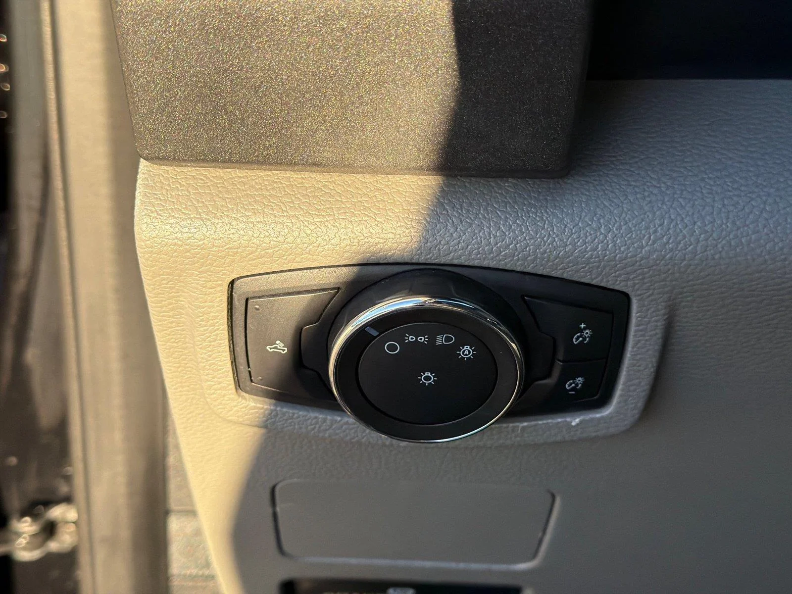 Used 2021 Agate Black Metallic Ford XL image 19