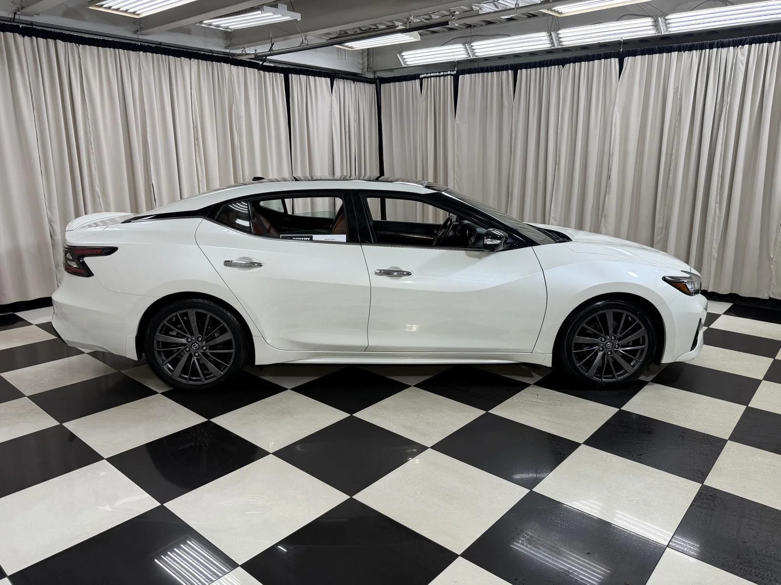 Used 2019 Pearl White Tricoat Nissan Platinum image 8