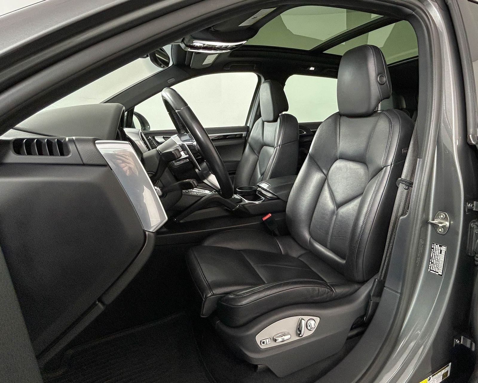 Used 2018 Gray Porsche Base image 5