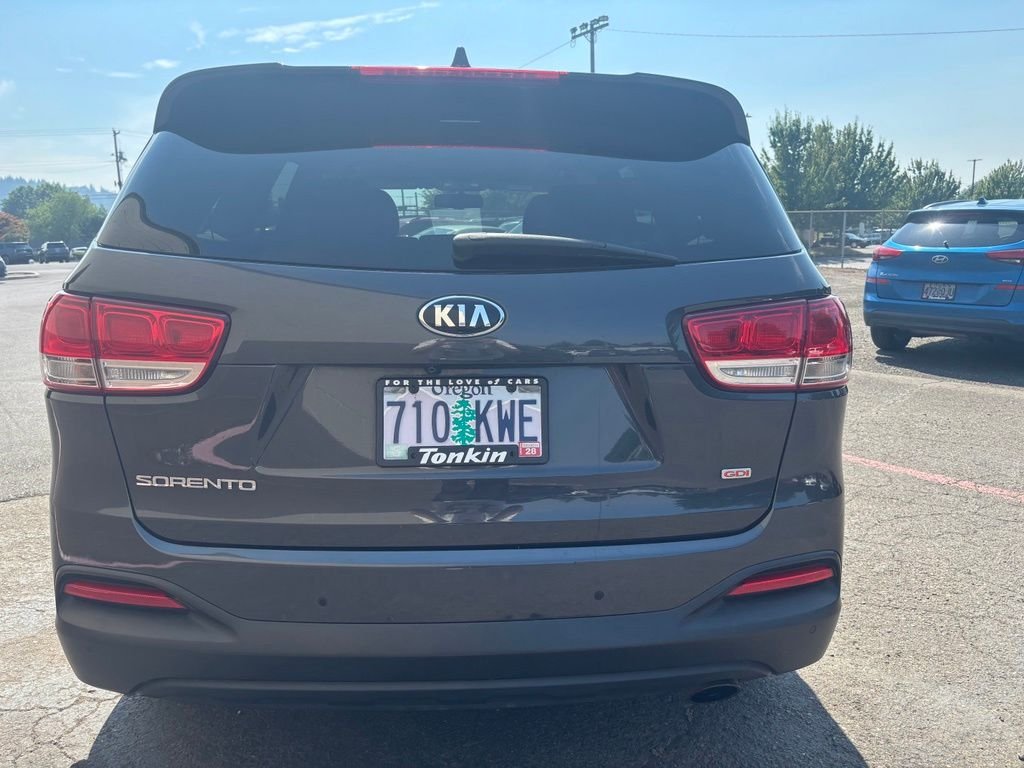 Used 2018 Platinum Graphite Kia LX image 5