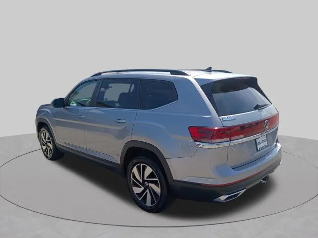 Used 2025 Gray Volkswagen 2.0T SE w/Technology image 3