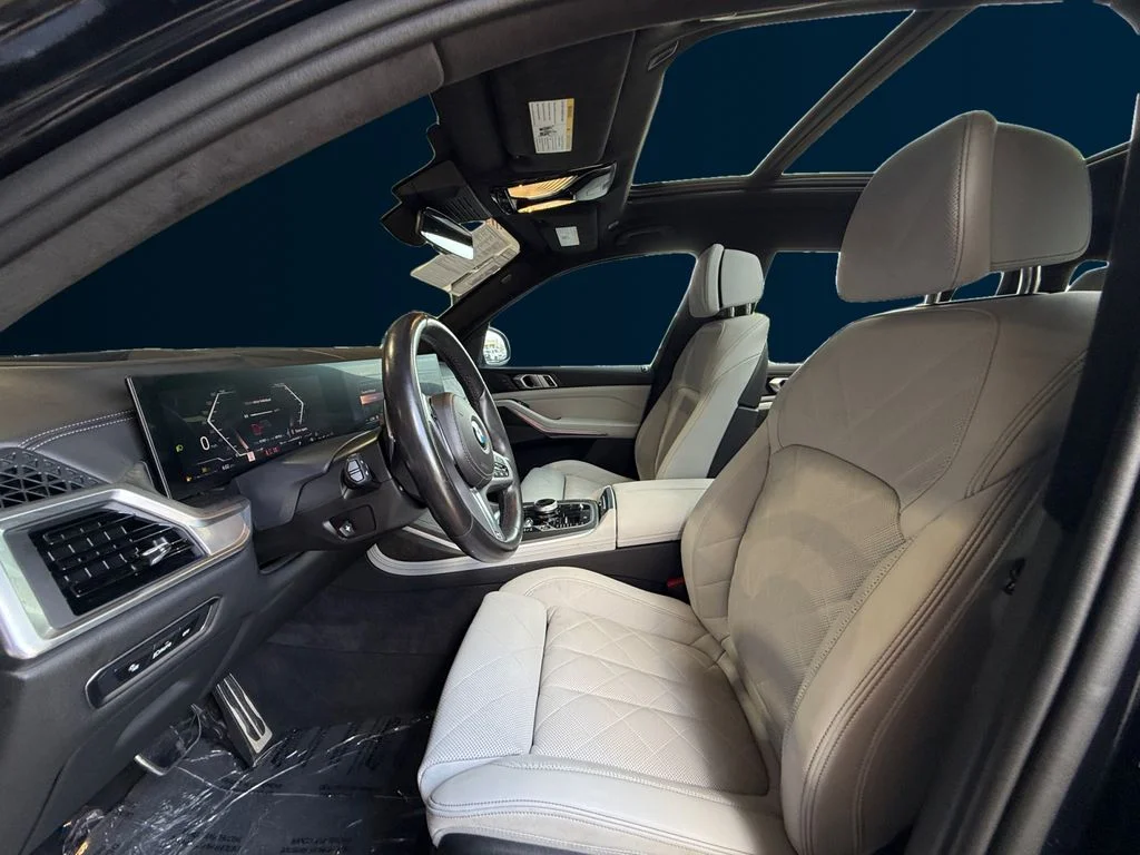 Used 2024 Black BMW xDrive40i image 10