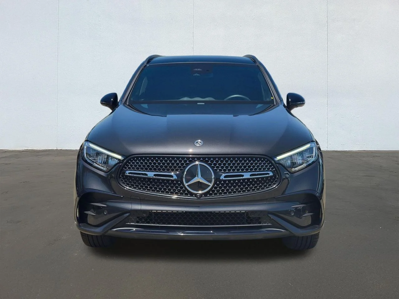 Used 2025 Graphite Grey Metallic Mercedes-Benz SUV image 2