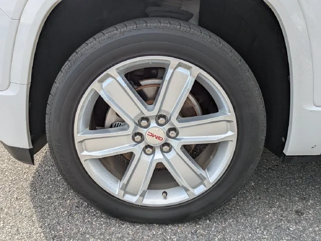 Used 2019 Summit White GMC Denali image 9