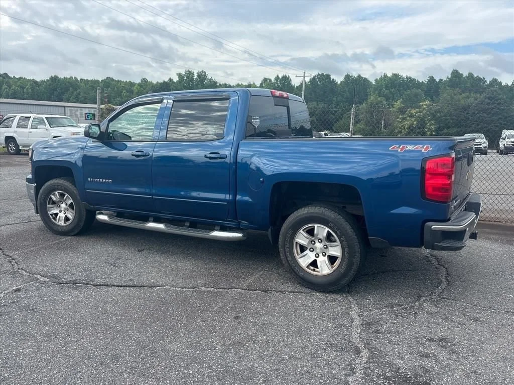 Used 2015 DEEP OCEAN BLUE METALLIC Chevrolet LT image 14