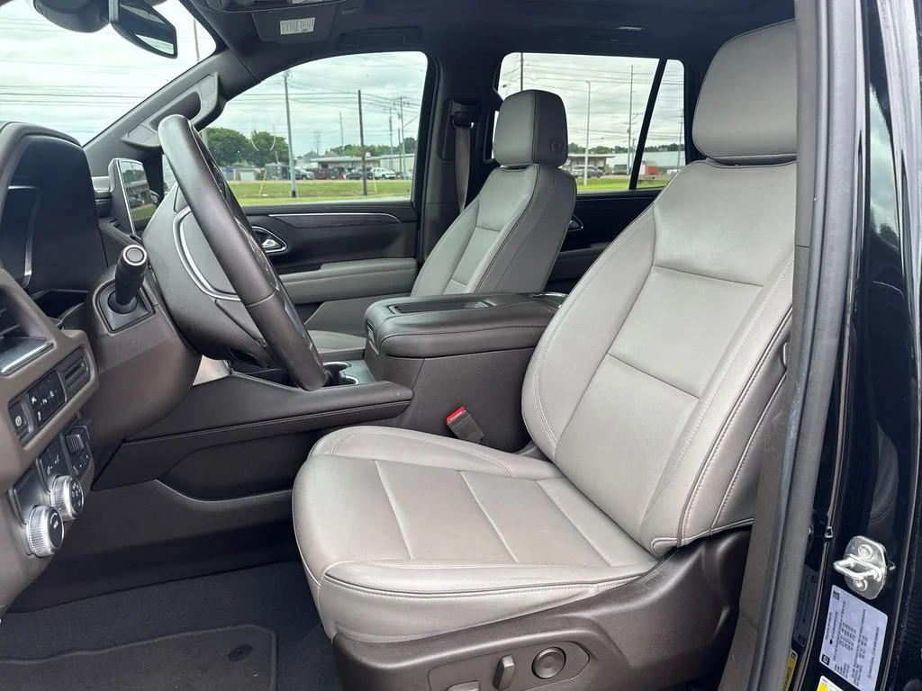 Used 2023 Black GMC SLT image 9