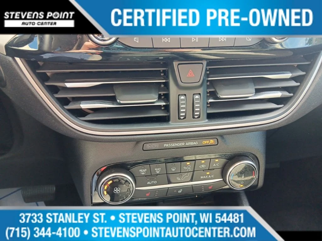 Used 2022 Red Metallic Ford SE image 21