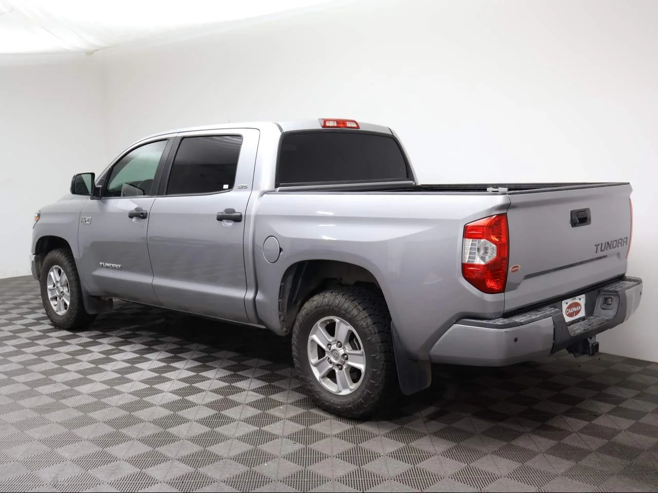 Used 2018 Silver Sky Metallic Toyota SR5 Crew Cab image 3