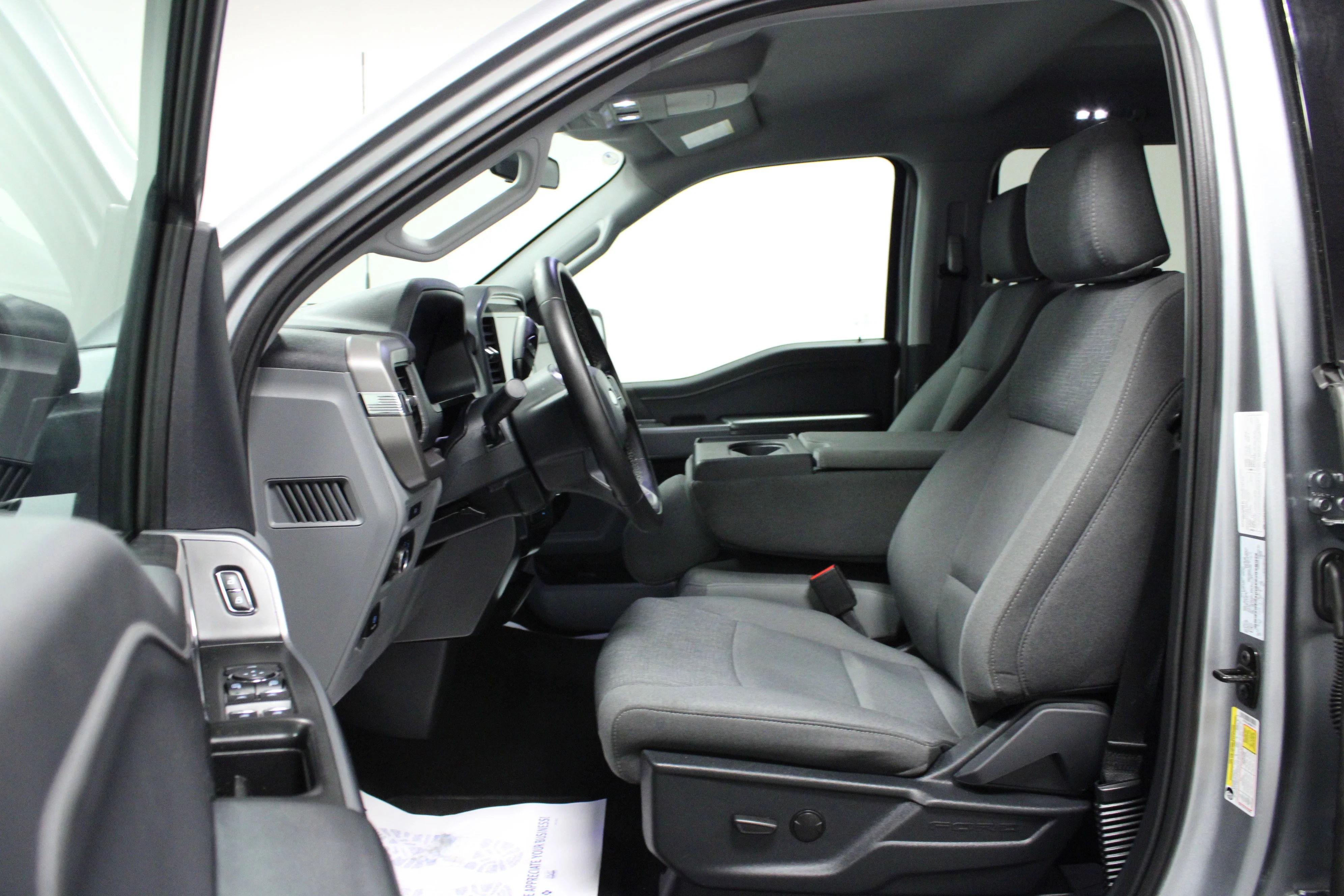 Used 2025 Iconic Silver Metallic Ford XLT image 12