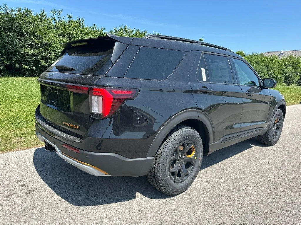 New 2026 Black Ford Tremor image 12