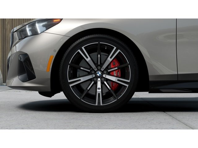 New 2027 Oxide Grey Metallic BMW 530i xDrive image 7