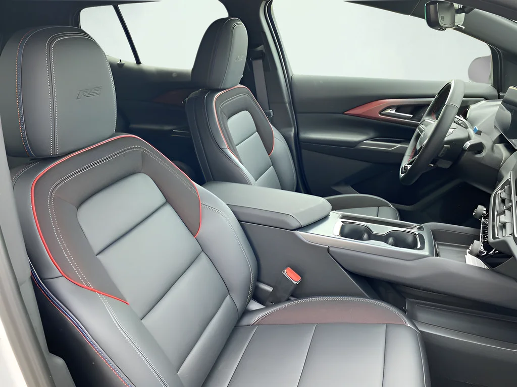 2025 Chevrolet Equinox EV RS - Photo 26