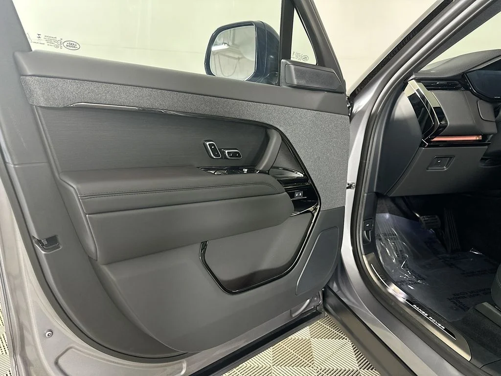 2025 Land Rover Range Rover Sport SE - Photo 22