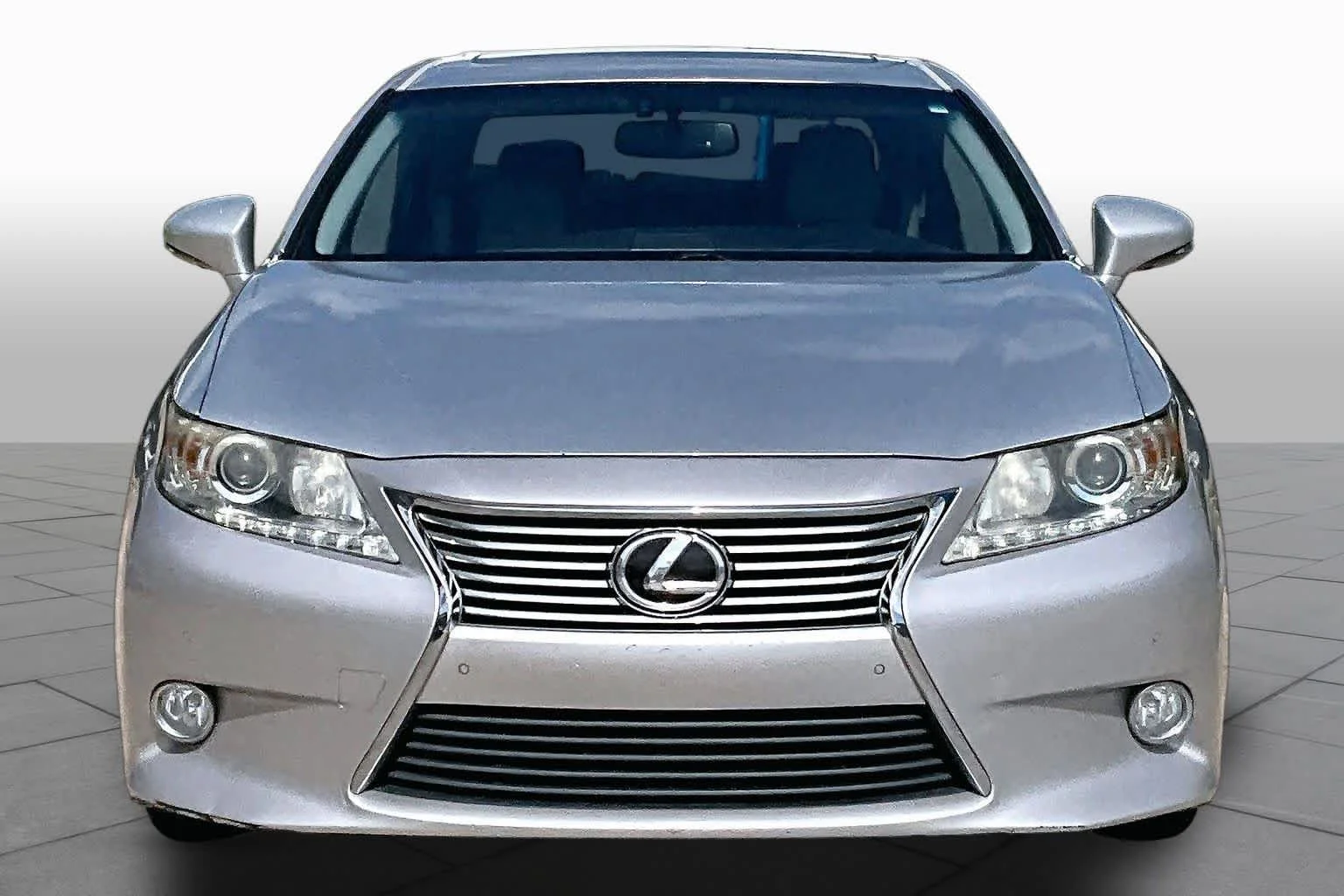 Used 2013 Silver Lining Metallic Lexus 4dr Sdn image 4