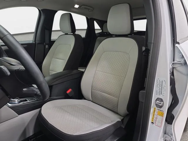 Used 2023 White Ford Active image 12