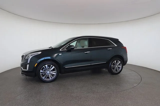 Used 2025 Green Cadillac Premium Luxury image 5