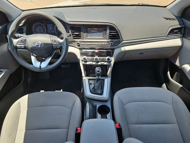 Used 2020 Gray Hyundai SE image 12