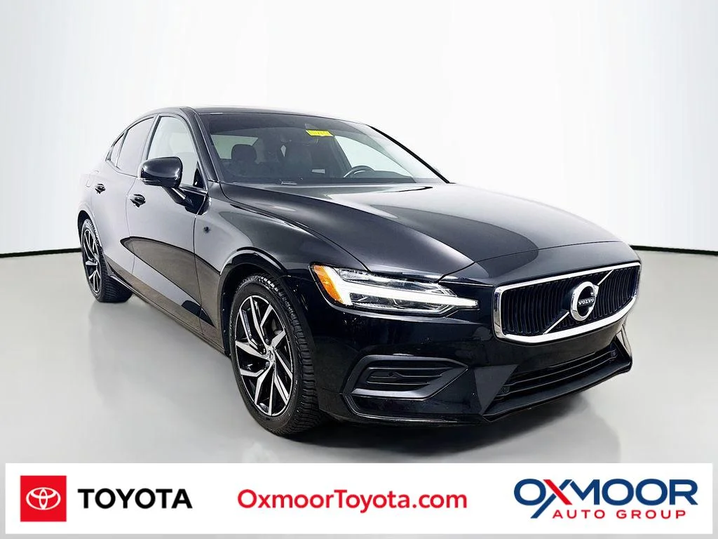 2019 Volvo S60 T6 Momentum AWD's photo