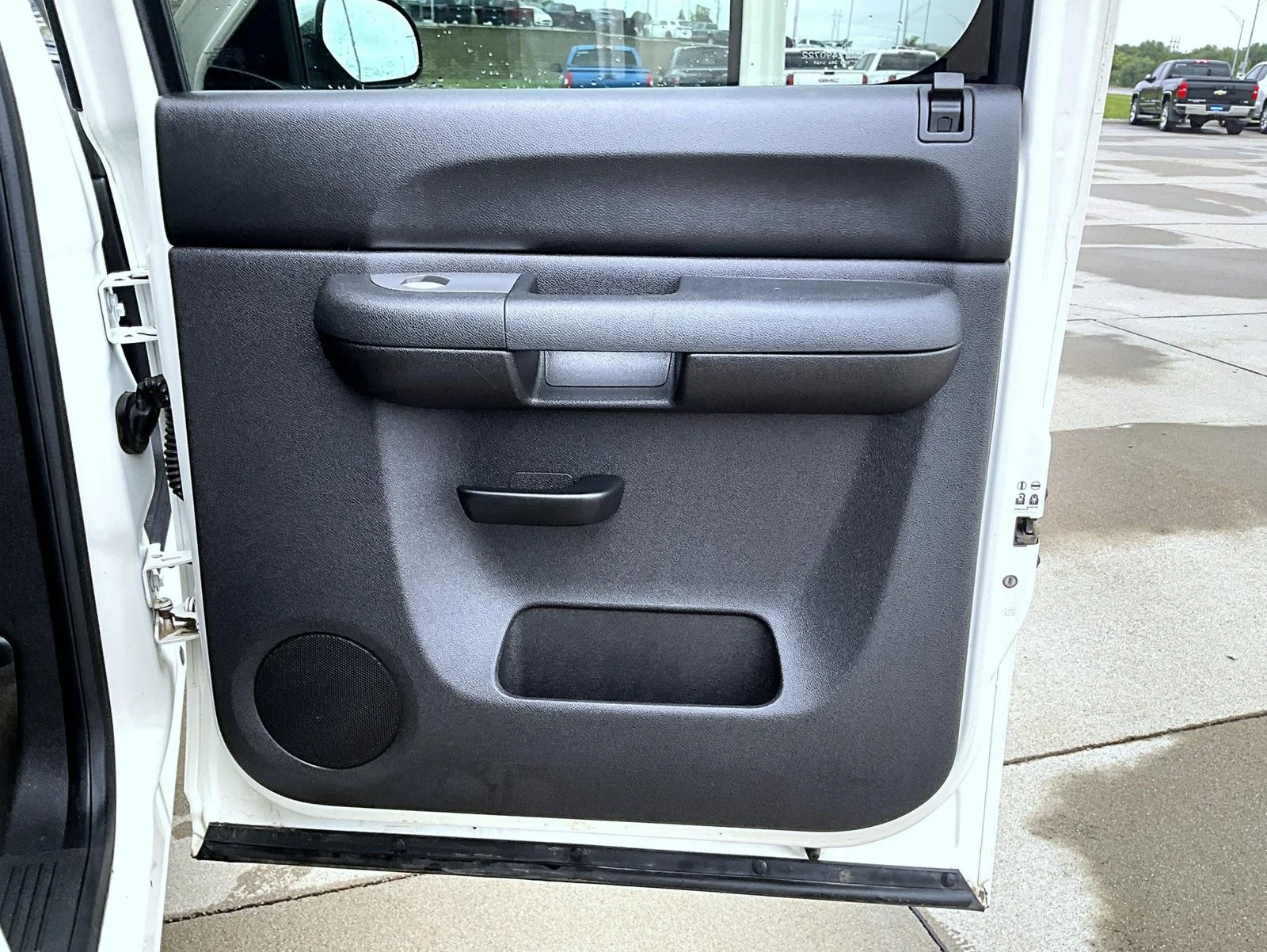 Used 2013 White Chevrolet LT image 19