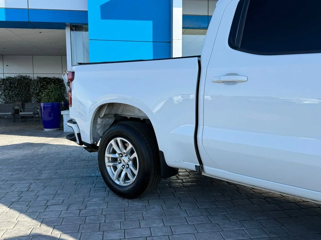 Used 2019 SUMMIT WHITE Chevrolet RST image 3