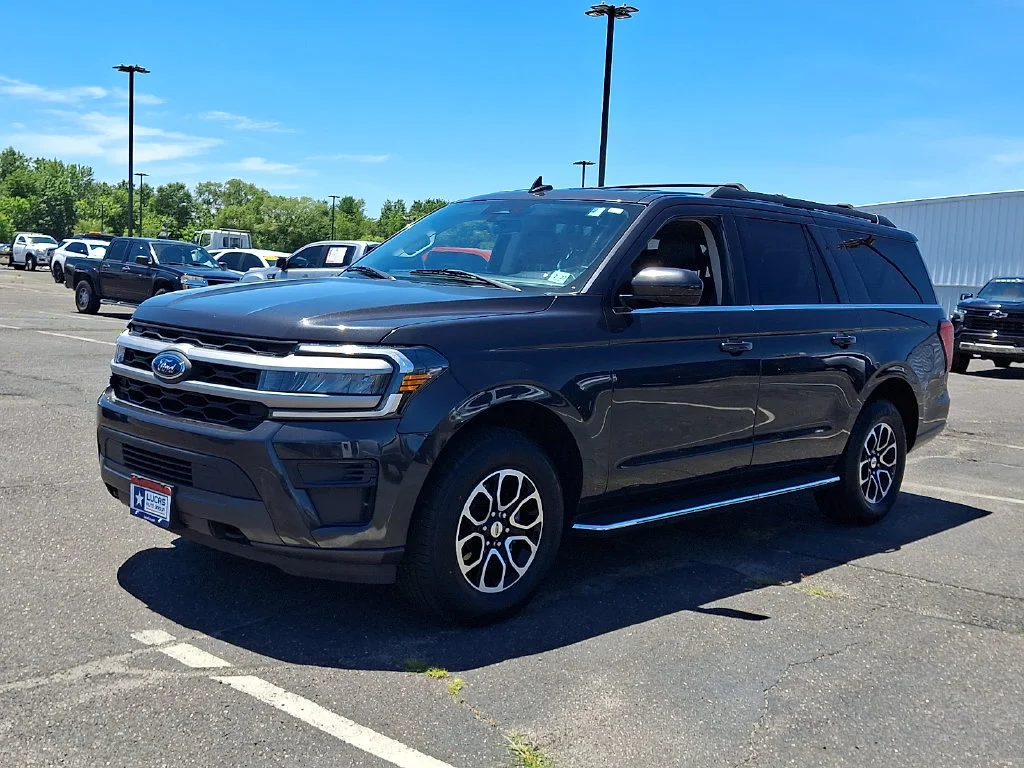 Used 2022 Gray Ford XLT MAX image 6