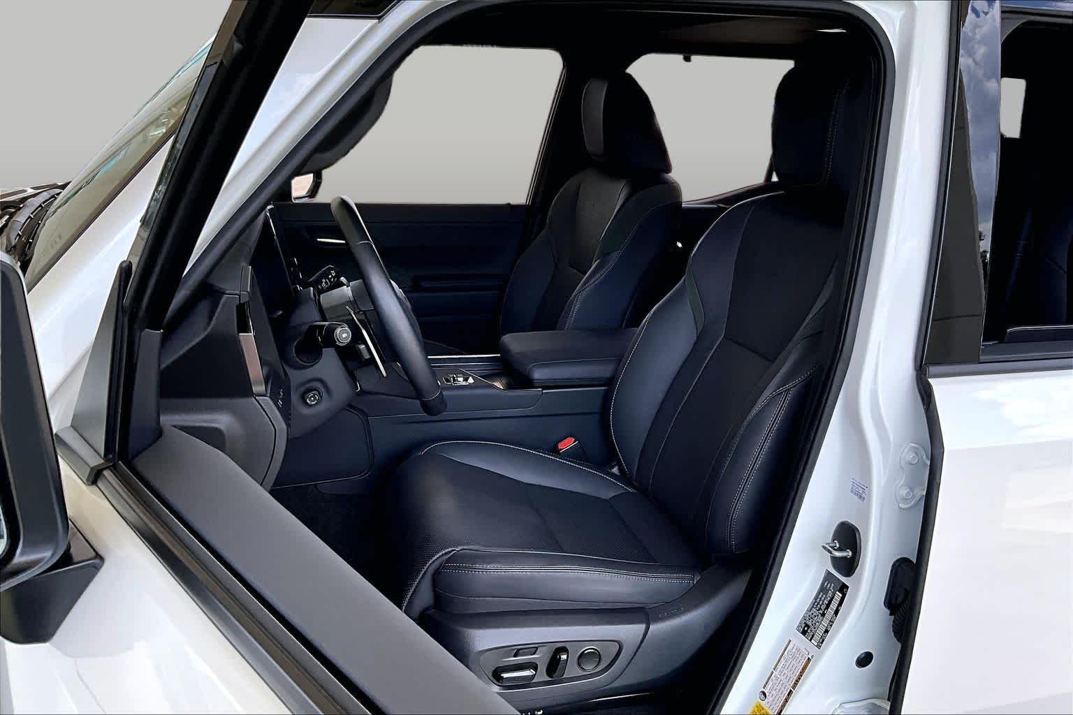 Used 2024 Eminent White Pearl Lexus Overtrail+ image 7