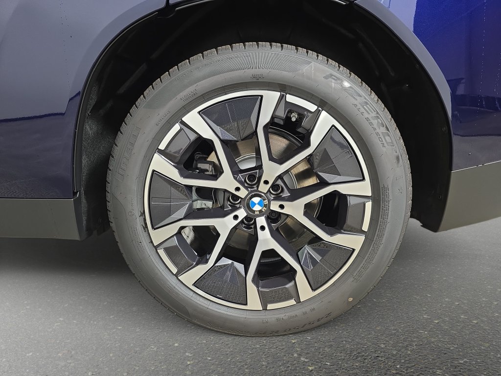 New 2026 Tanzanite Blue II Metallic BMW 30 xDrive image 34