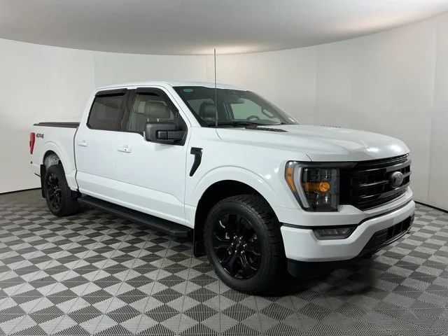 Used 2023 Oxford White Ford XLT image 3