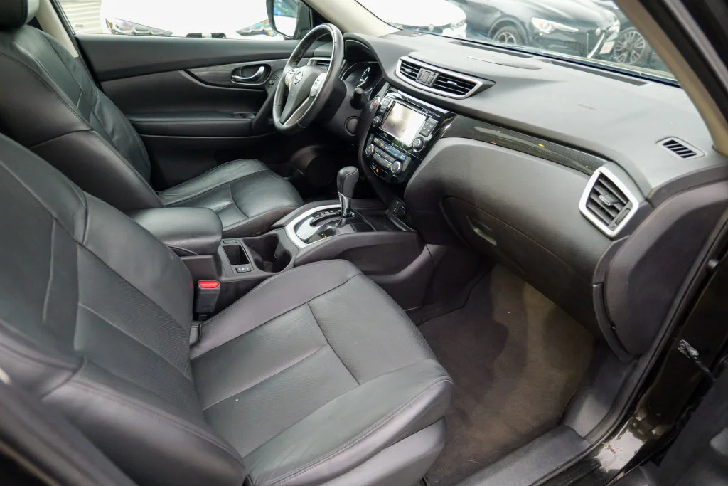 Used 2015 Midnight Jade Nissan SL image 33
