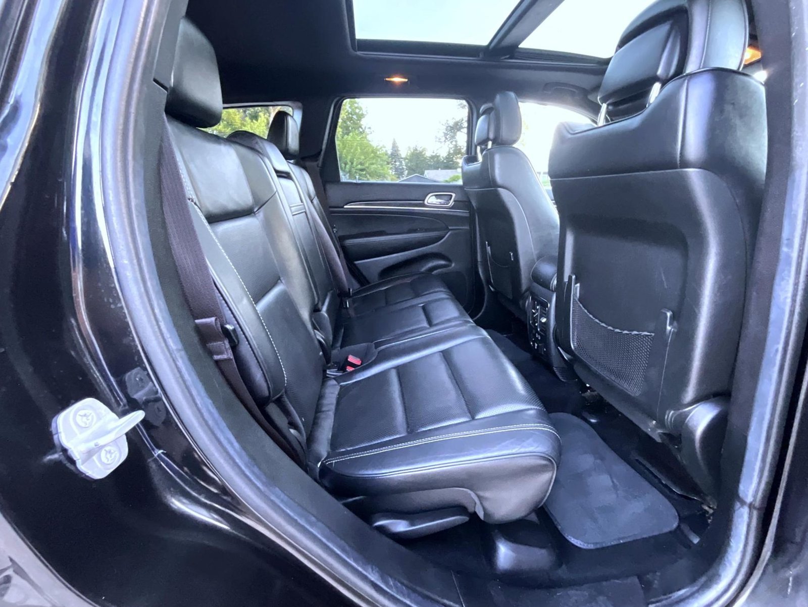 Used 2014 Black Jeep Overland image 21