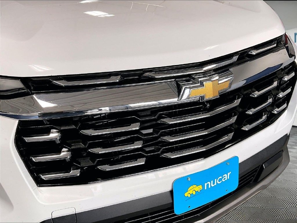 Used 2025 White Chevrolet LT image 31