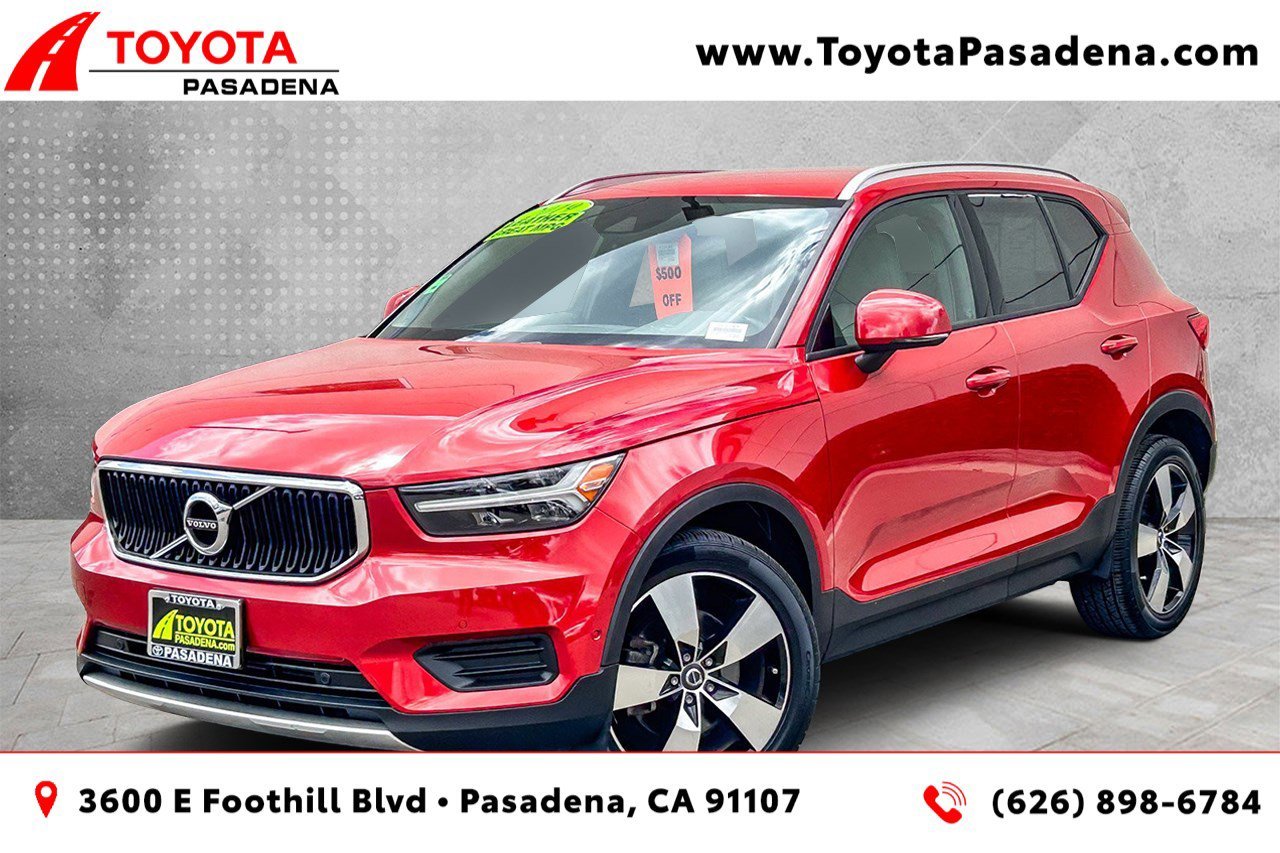 2019 Volvo XC40 T4 Momentum's photo