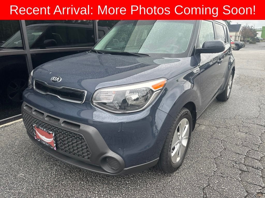 Used 2015 Blue Kia Plus image 1