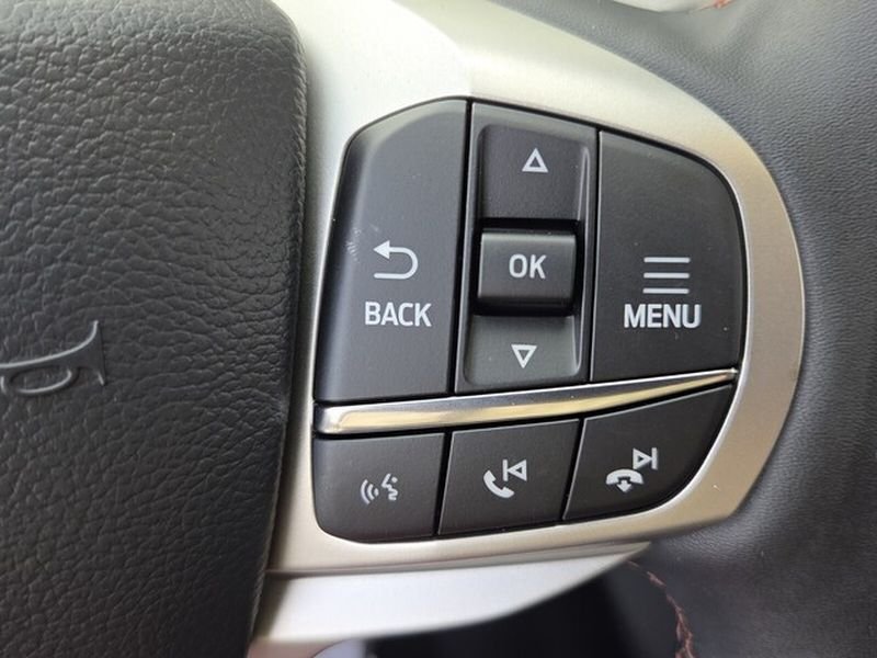 New 2026 Star White Metallic Tri-Coat Ford Active image 25